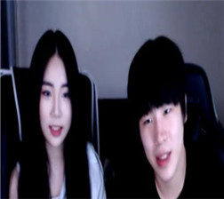 男友看到我的奶子想舔2 mp4