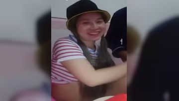 【国产双飞直播】邻家姐姐露脸跟夫妻一起玩双飞