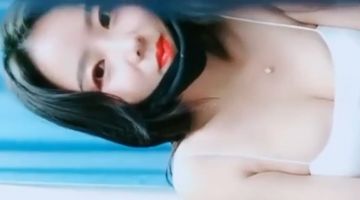 渣女来袭户外勾搭小哥激情啪啪人特骚让小哥草了骚穴还菊花口交带味的鸡巴