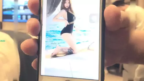 【太子极品探花】风骚模特外围女神来袭，文轩上场沙发上花样啪啪，极品尤物娇喘不止，