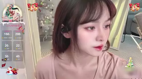 stripchat平台，年末来了新女神，大佬们沸腾了，【Meg_Linda】，萝莉天花板，粉嫩的无毛屄真粉1