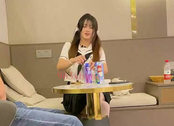 今天约了个可爱的学生妹-周星星