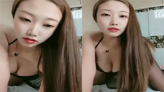 高跟黑丝巨乳骚妹淫声浪语挑逗，道具互动深入玩弄湿嫩小穴